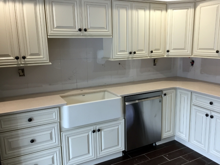 Townhouse Kitchen 21st Century Cabinetry Holod S Kitchen And Bath