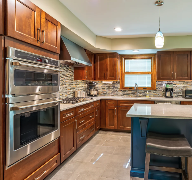 Traditional Transitional Kitchen Remodel by Holod's Kitchen & Bath project photo